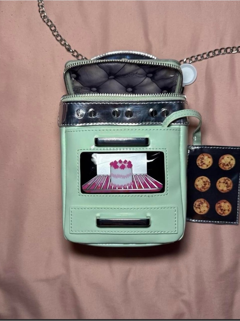 Betsey Johnson Mint Green Novelty Oven Purse with Cookie Pouch - Picture 4 of 4